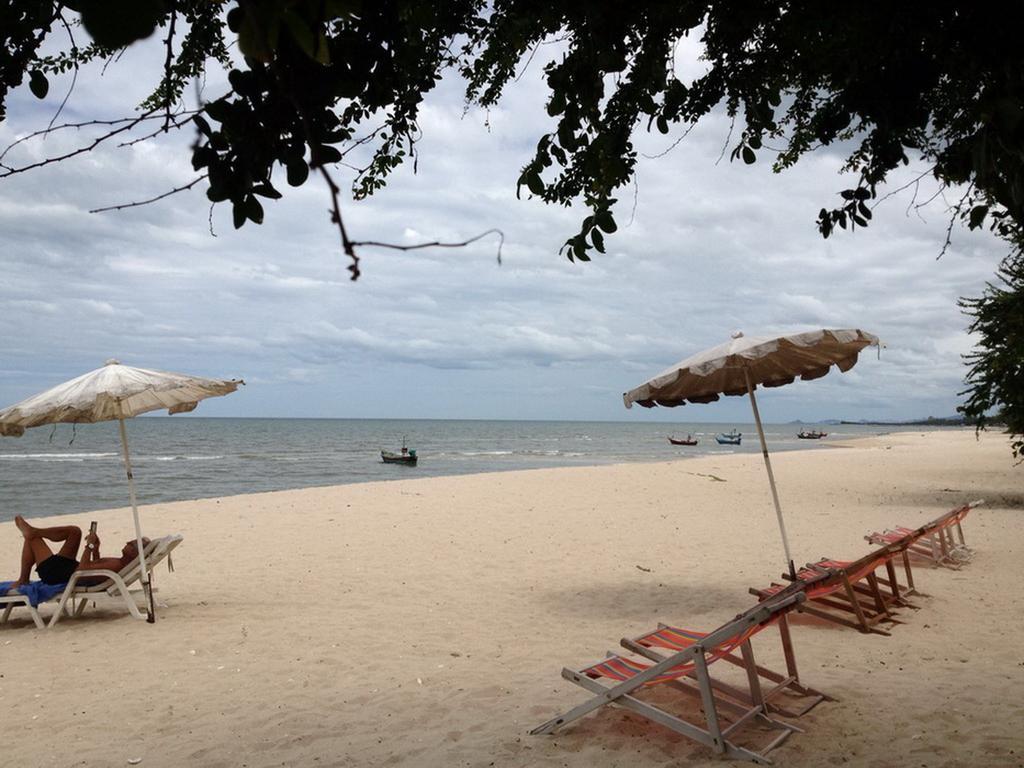 Cha-Am Beach Club Экстерьер фото